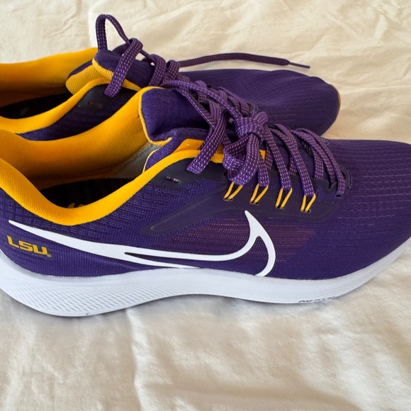 New, Never Worn Nike LSU Pegasus Men’s size 10 - Picture 6 of 6